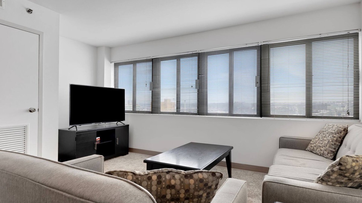 Downtown Harrisburg Apartment | This apartment is a 1 bedroom(s), 1 bathrooms, located in Harrisburg, PA.