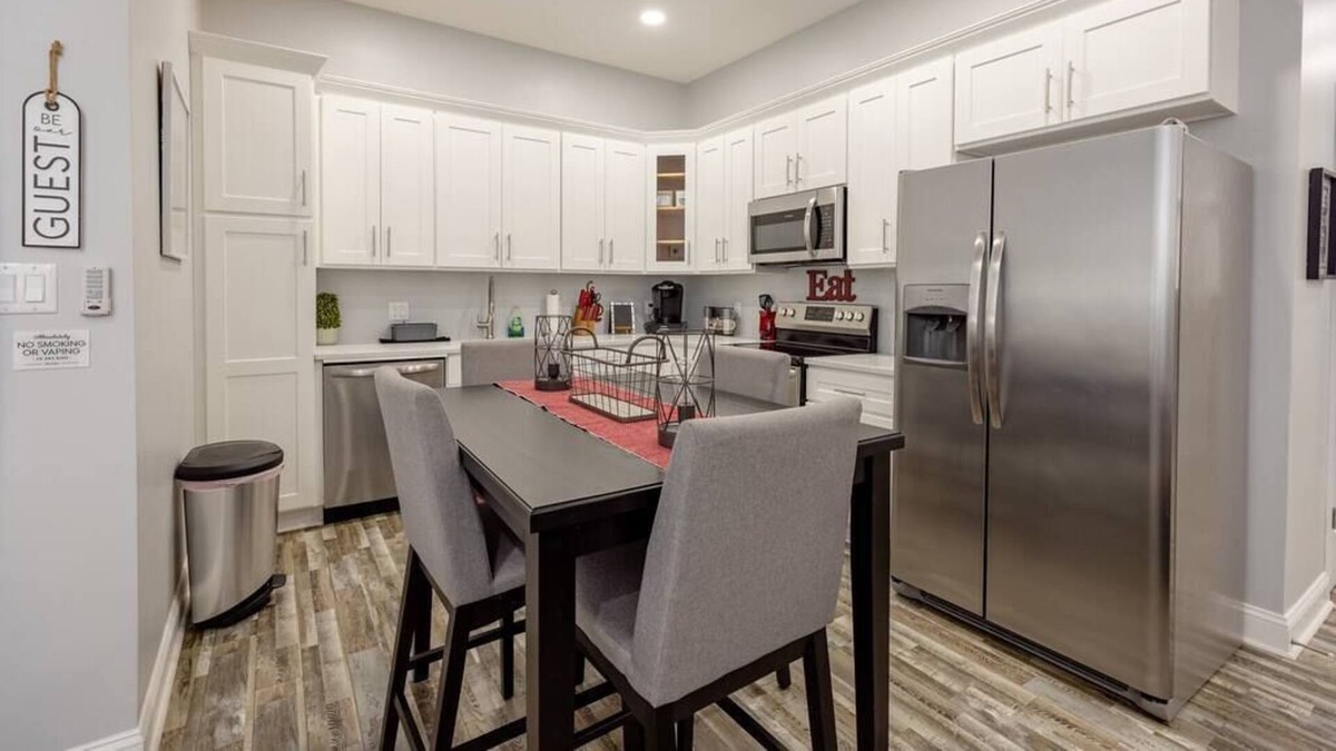 Osage Apartment | This apartment is a 2 bedroom(s), 1 bathrooms, located in Morgantown, WV.