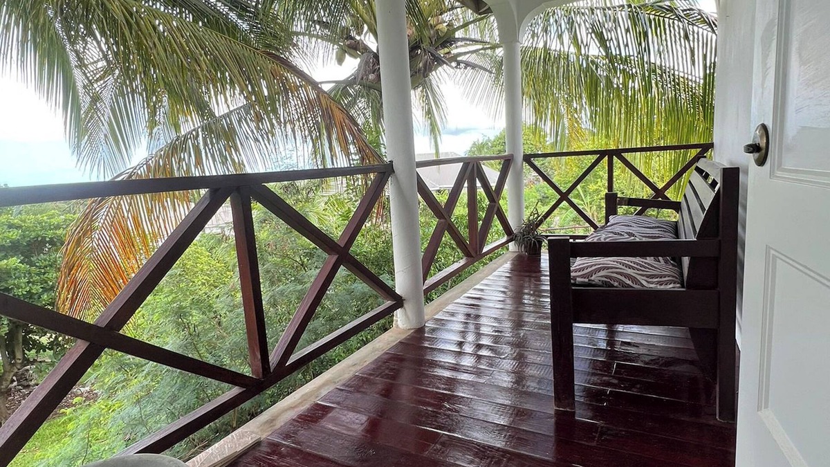 West Coast House | This apartment is ideal for rejuvenating from life's pressure