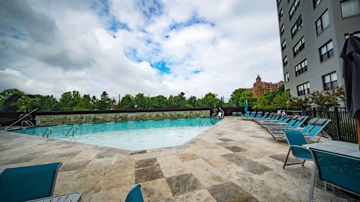 East Falls Apartment | This apartment is a 2 bedroom(s), 1 bathrooms, located in Philadelphia, PA.