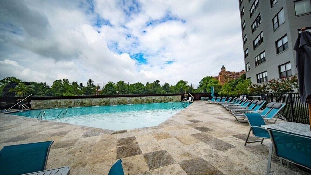 East Falls Apartment | This apartment is a 2 bedroom(s), 1 bathrooms, located in Philadelphia, PA.