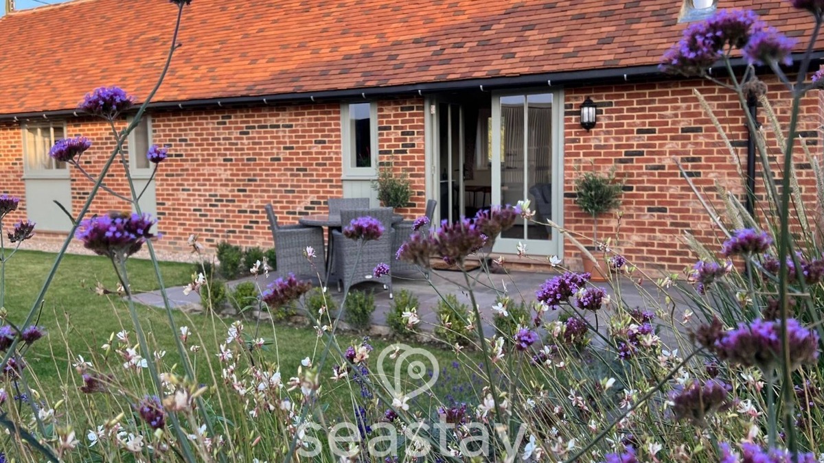 Ham House | This barn is a 2 bedroom(s), 2 bathrooms, located in Kent, England.