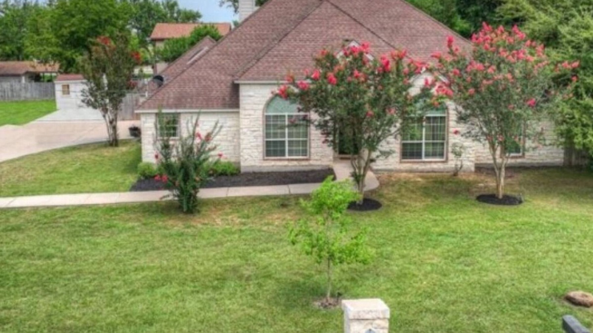 San Marcos House | This beautiful Charming 3-bedroom house with WiFi, AC in lovely San Marcos