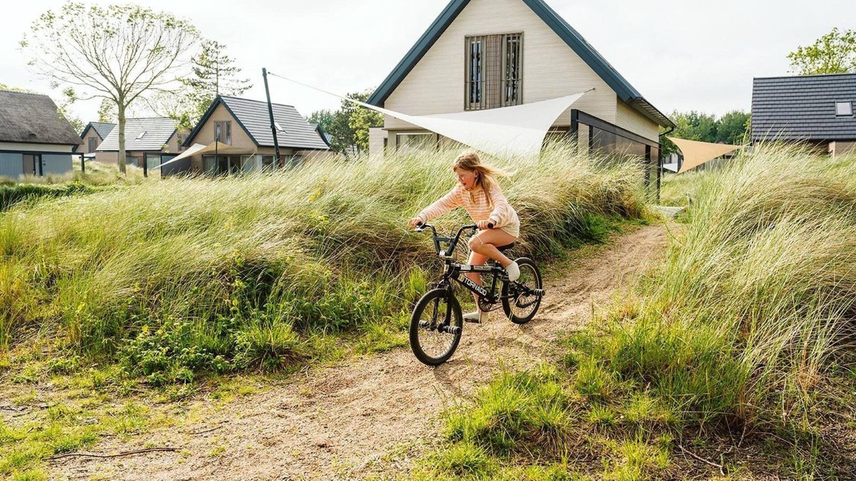 Ouddorp Resort | This beautiful eight-person vacation home offers plenty of space and comfort in many ways during your stay.