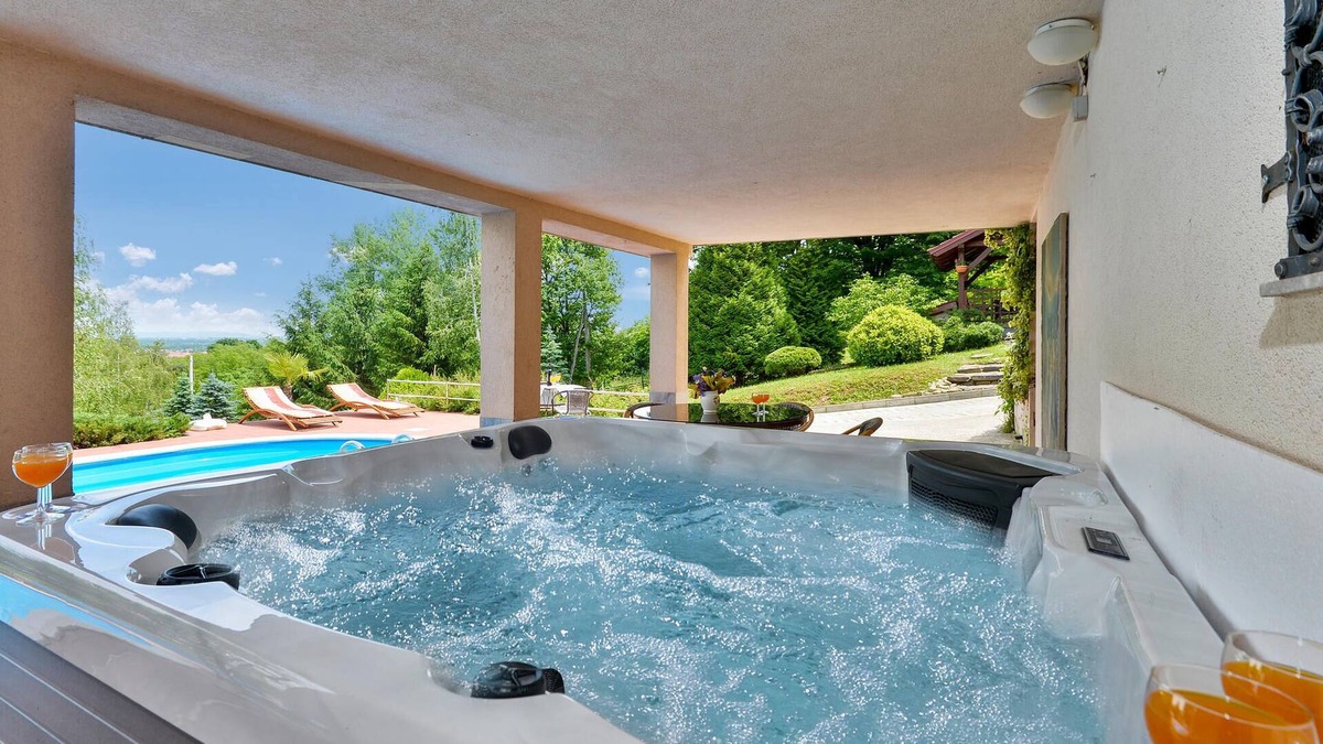 Petrinja House | This beautiful vacation home is located on a hill above the town of Petrinja.
