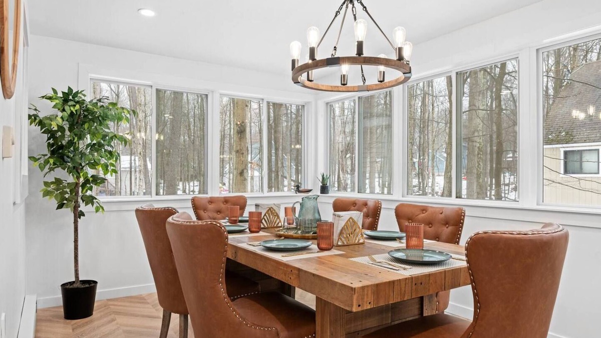 Thornhurst Ski Chalet | This chalet is a 4 bedroom(s), 3 bathrooms, located in Coolbaugh Township, PA.