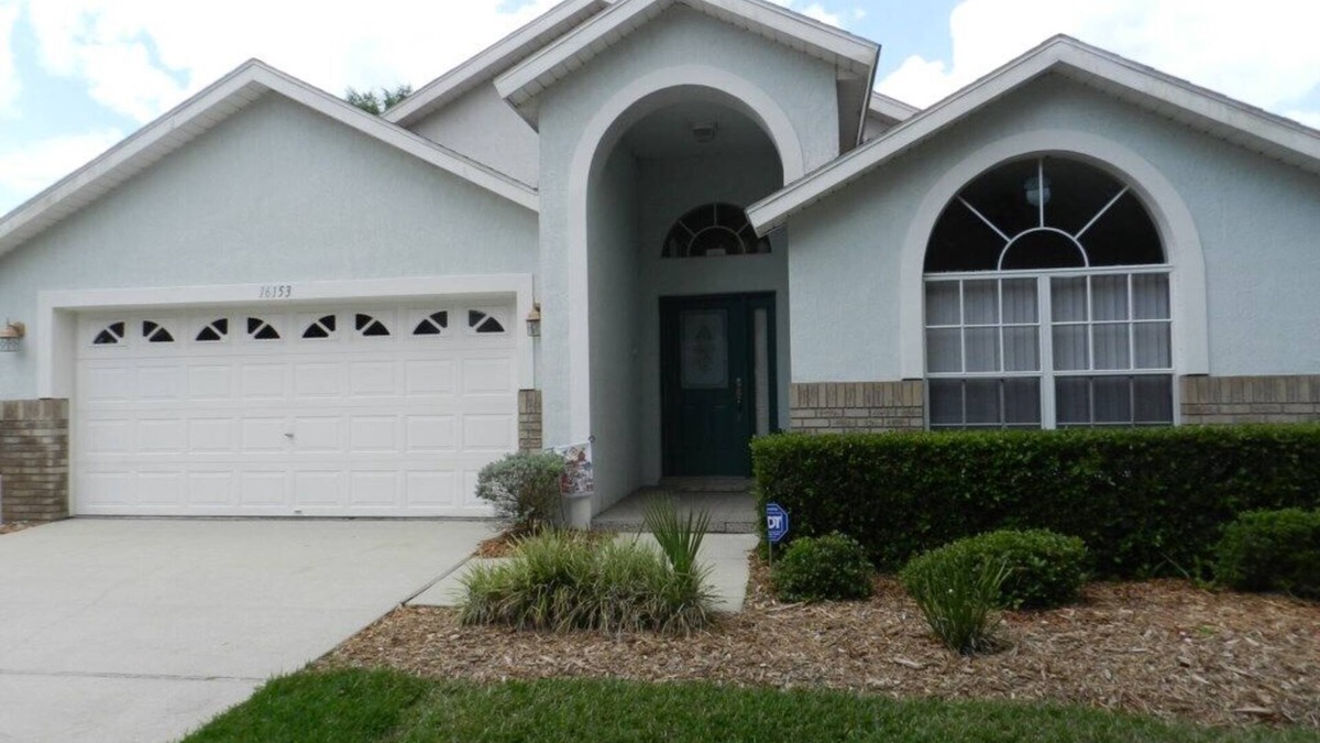 Florida Central Atlantic Coast House | This charming country pool home is so cozy and homey! Perfect location for maximum fun! (MAG16153)