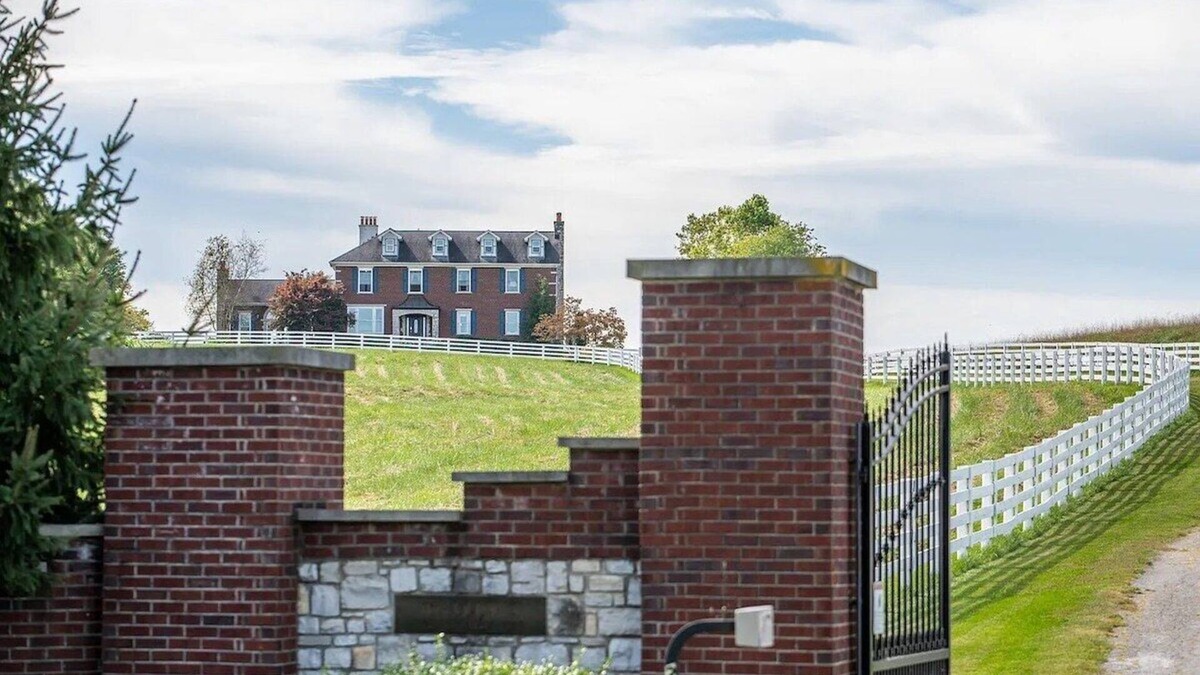 Frankfort House | This circa 1917 house has been given new life with a thoughtful renovation by Castle & Key