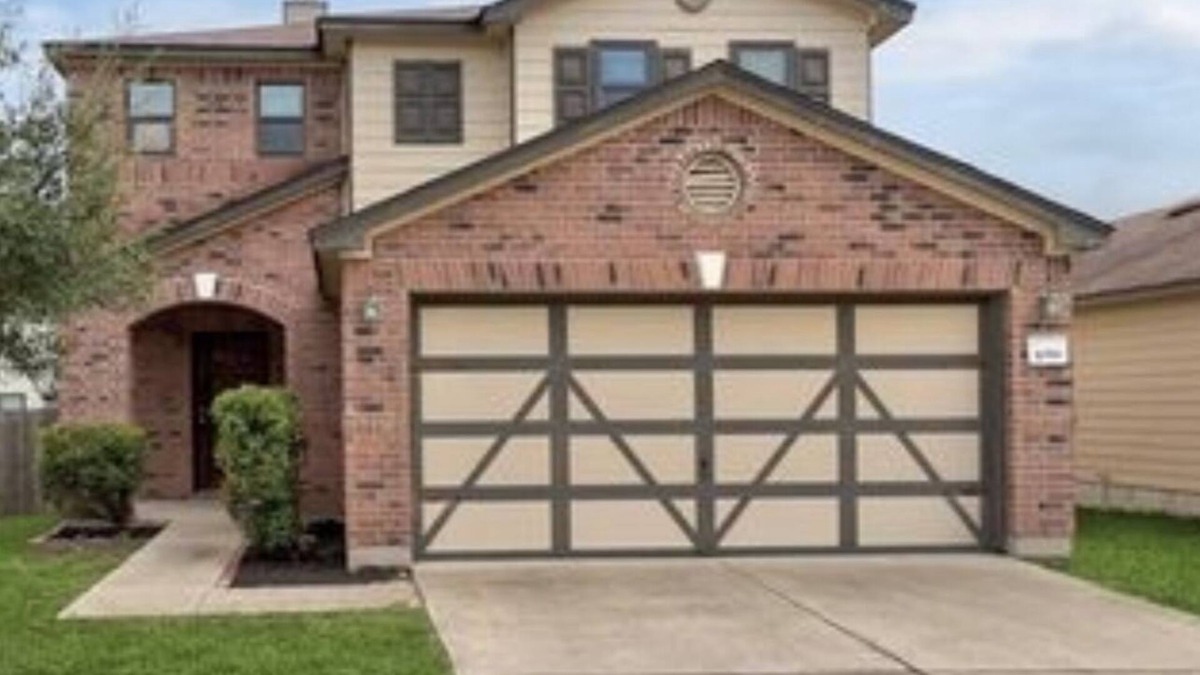 Temple House | This Contemporary home provides the perfect space for a family.