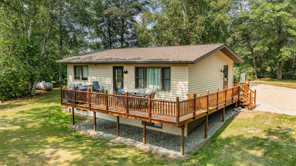 Cohasset Cottage | This cottage is a 2 bedroom(s), 2 bathrooms, located in Cohasset, MN.