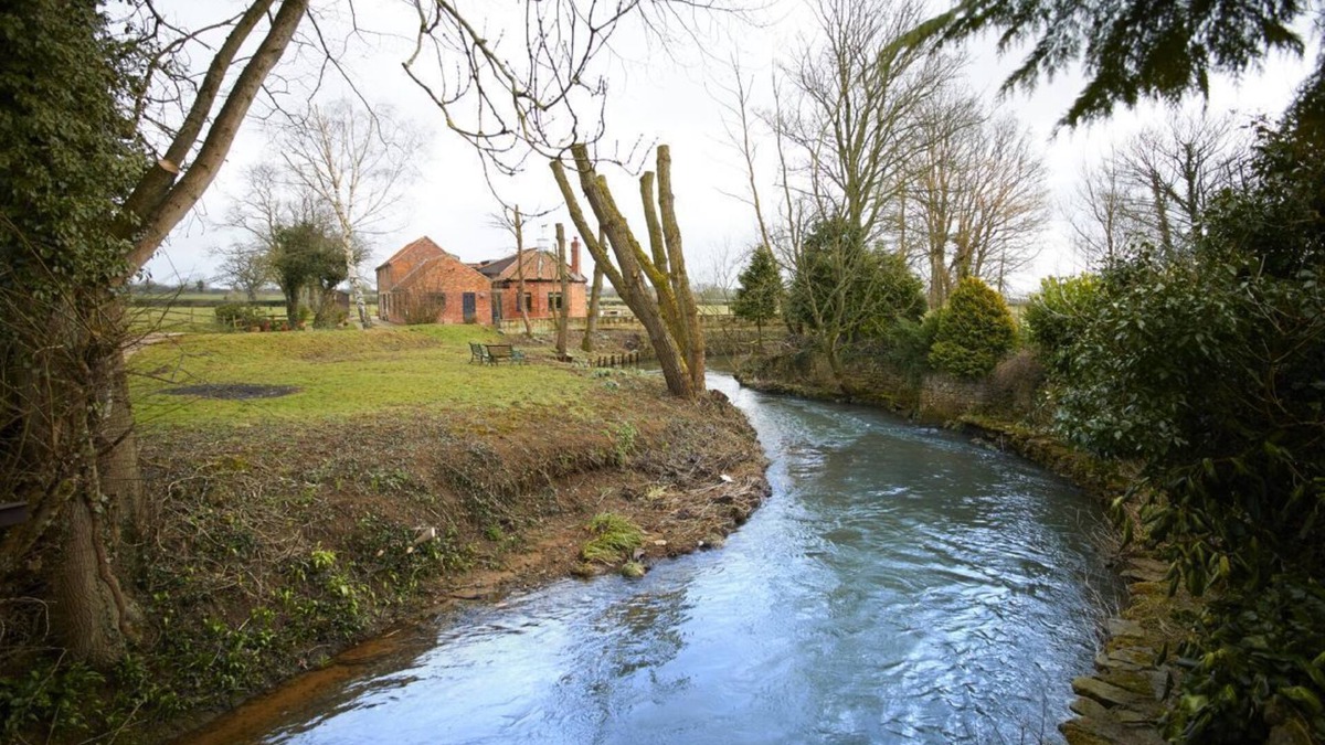 Easterside Cottage | This cottage offers a stunning secluded break with uninterrupted views.