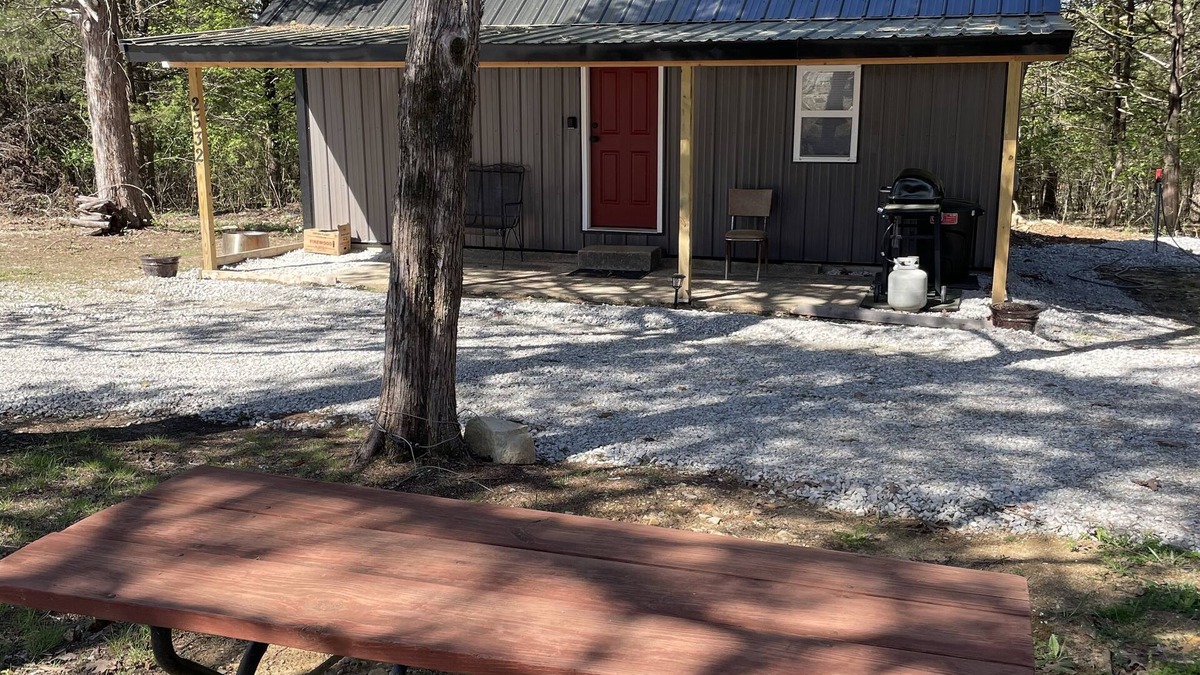 Calico Rock Apartment | This cozy cabin is less than 1 mile from Lake Norfork and Jordan Recreation area