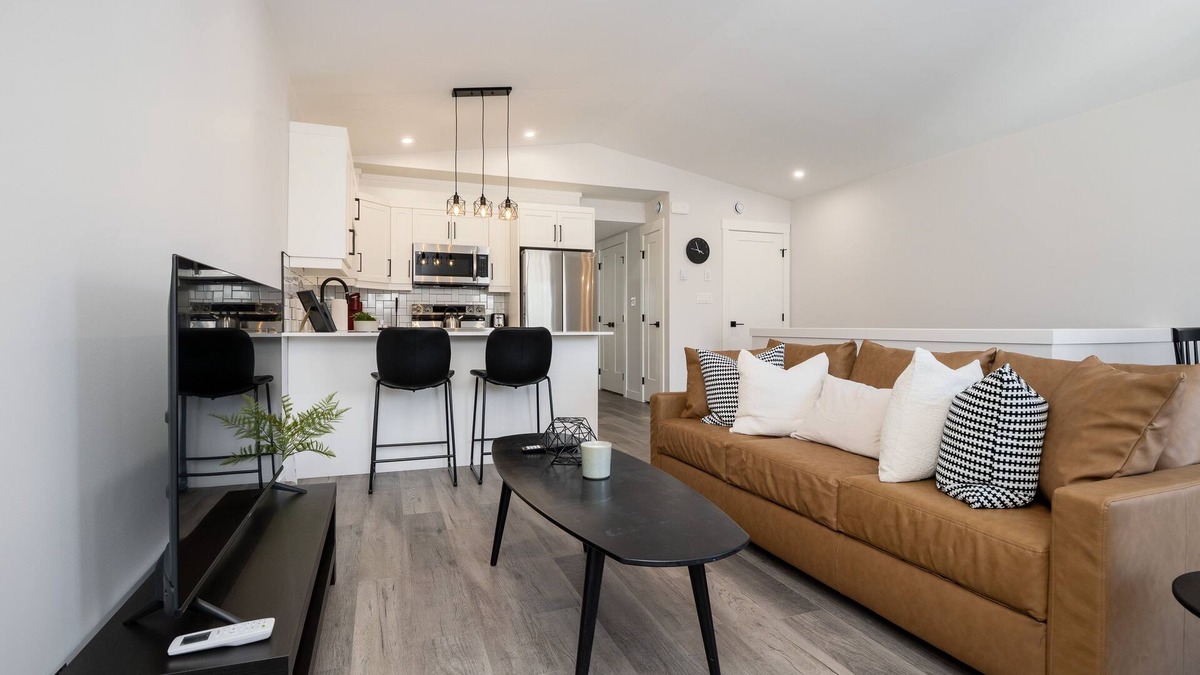 Winnipeg Apartment | This duplex is a 2 bedroom(s), 1 bathrooms, located in Winnipeg, MB.