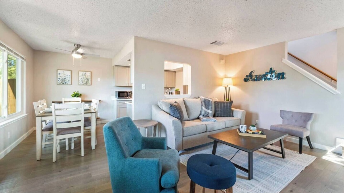 Springwoods Apartment | This duplex is a 2 bedroom(s), 2.5 bathrooms, located in Austin, TX.