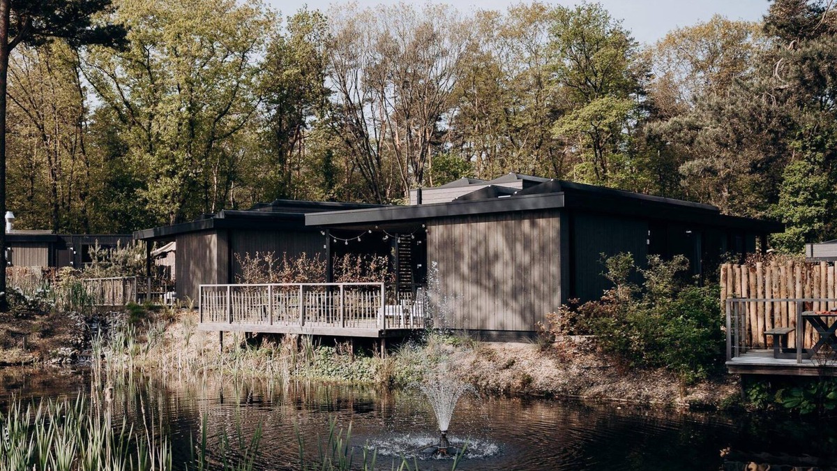 Municipality of Rhenen House | This Eco-Lode is furnished for four adults and two children as well but also has an extra hot tub. This means you can relax completely from your own patio and grab your own wellness moment!