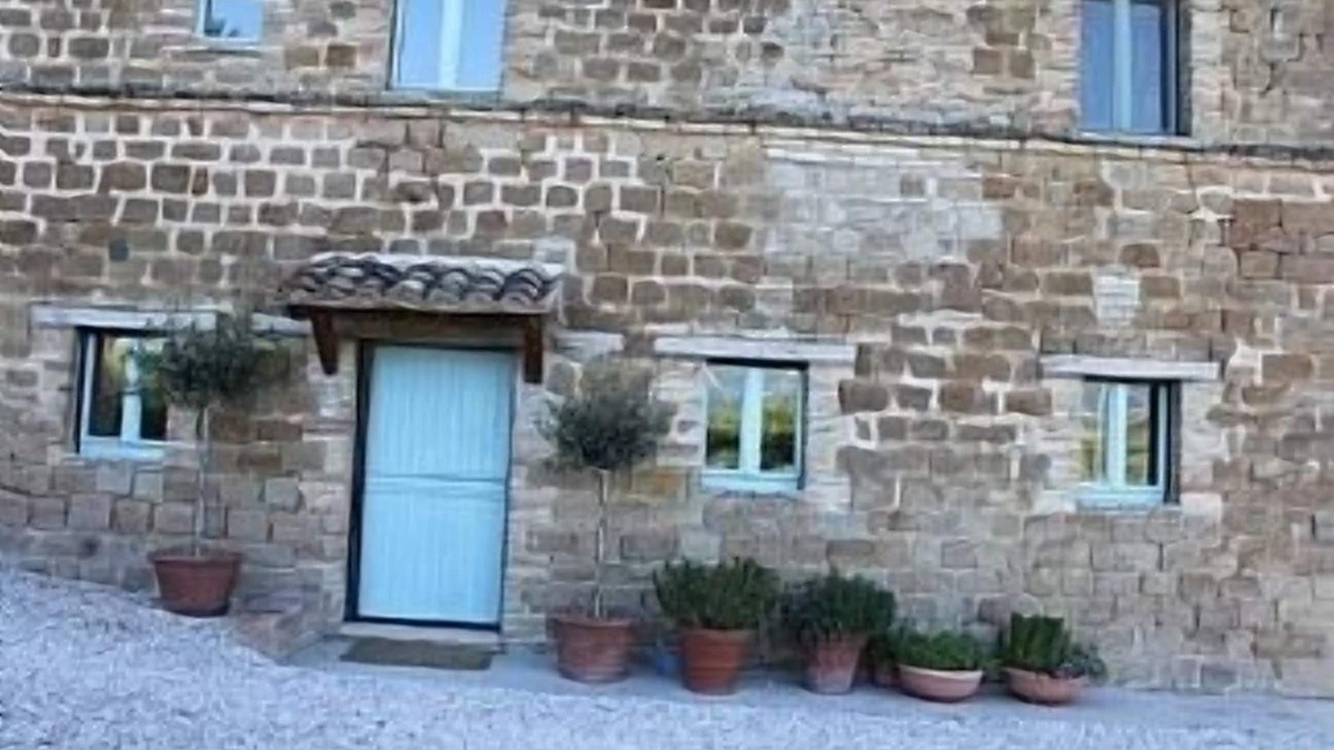 Gualdo Villa | This exceptional house has been lovingly renovated and decorated