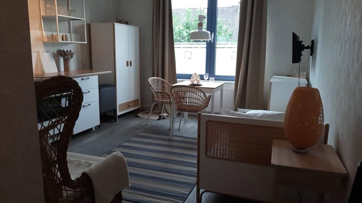 Hamburg-Barmbek Apartment | This furnished 1-room apartment is approx. 16 m2 large and is located on the 1st floor of our apartment house Saseler Chaussee.