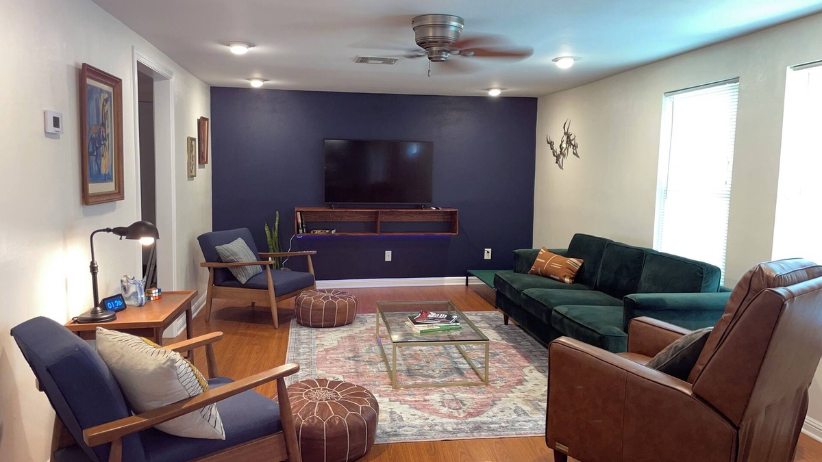 Des Allemands House | This home is a short drive to New Orleans and surrounding areas. Dog friendly.