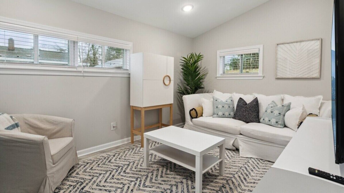 Buckroe Beach House | This house is a 1 bedroom(s), 1 bathrooms, located in Hampton, VA.