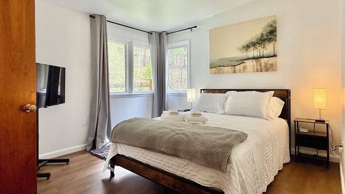 Oneonta House | This house is a 2 bedroom(s), 1 bathrooms, located in Oneonta, NY.