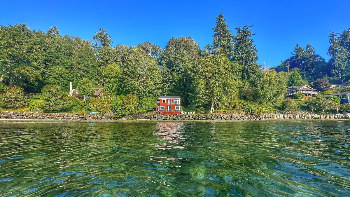 South Colby House | This house is a 2 bedroom(s), 1 bathrooms, located in Vashon, WA.