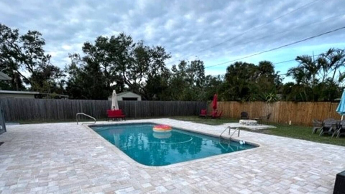Venice East House | This house is a 2 bedroom(s), 1 bathrooms, located in Venice, FL.