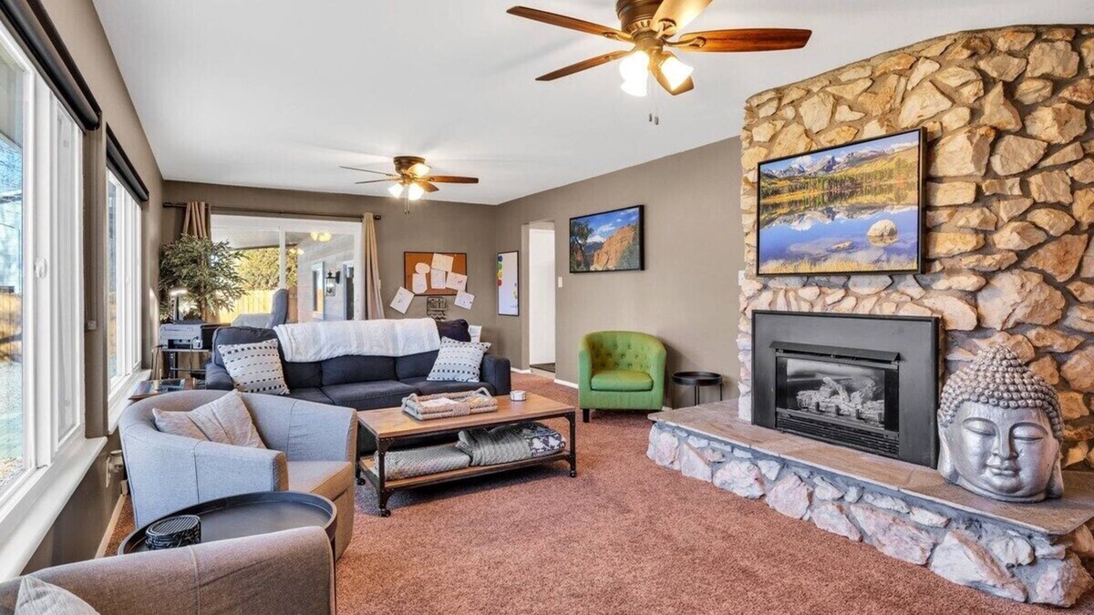 Canon City House | This house is a 3 bedroom(s), 2 bathrooms, located in Cañon City, CO.