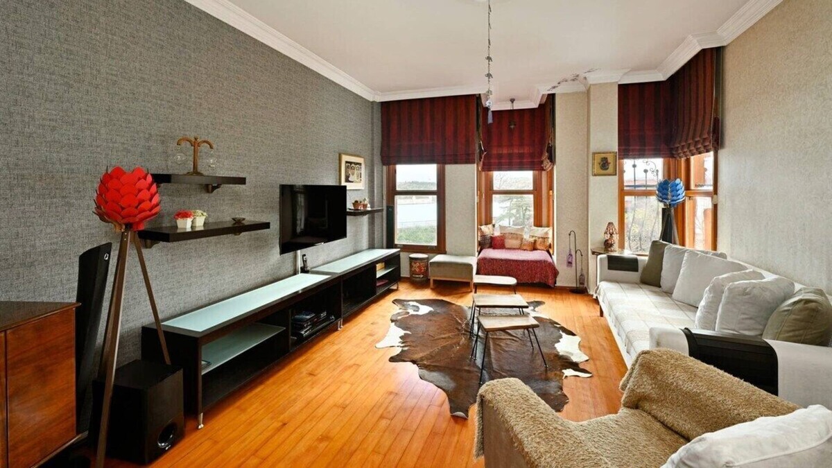 Arnavutkoy House | This house is a 3 bedroom(s), 2 bathrooms, located in Beşiktaş, İstanbul.