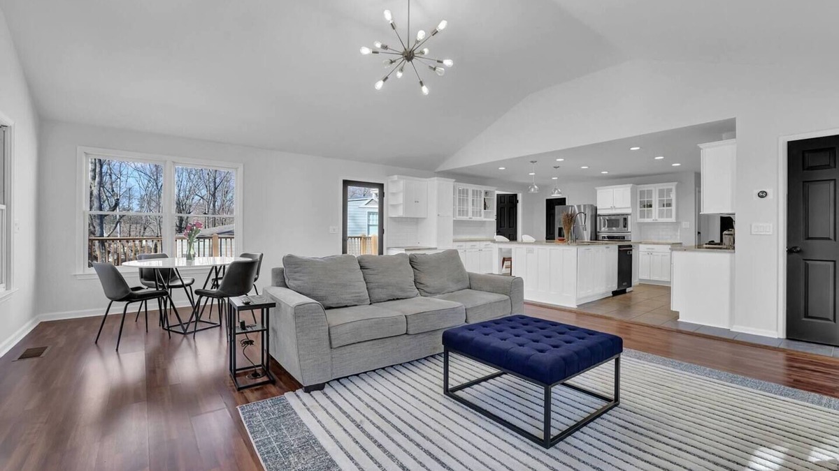 Chamblee House | This house is a 3 bedroom(s), 2 bathrooms, located in Chamblee, GA.