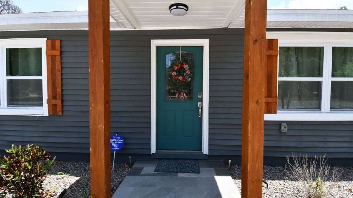 Park East House | This house is a 3 bedroom(s), 1 bathrooms, located in Sarasota, FL.