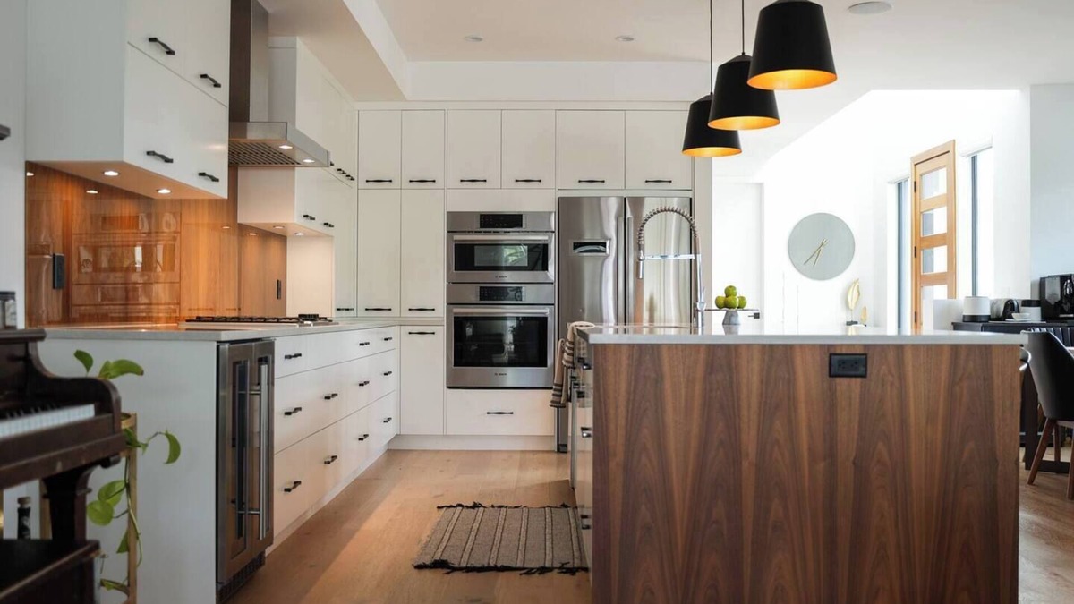 South Pandosy House | This house is a 3 bedroom(s), 3 bathrooms, located in Kelowna, BC.