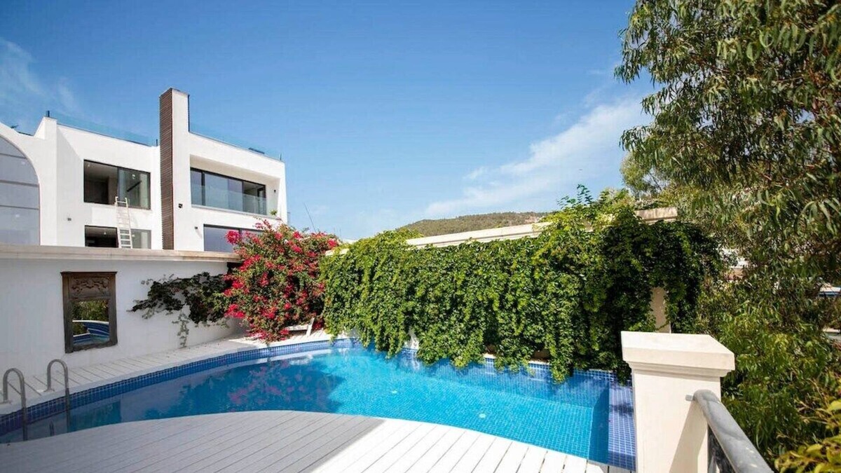 Bodrum City Center House | This house is a 3 bedroom(s), 3.5 bathrooms, located in Bodrum, Muğla.