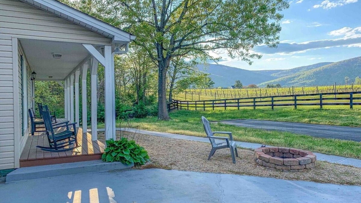 Batesville House | This house is a 3 bedroom(s), 2.5 bathrooms, located in Crozet, VA.