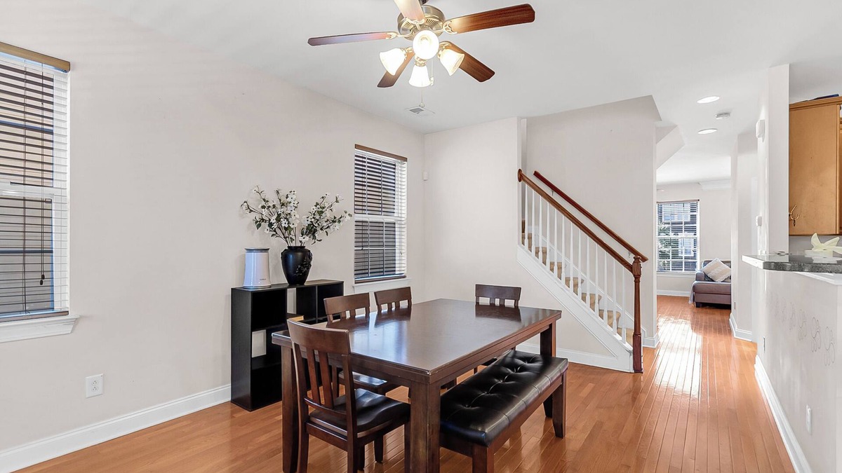 Ladson House | This house is a 3 bedroom(s), 2 bathrooms, located in Ladson, SC.