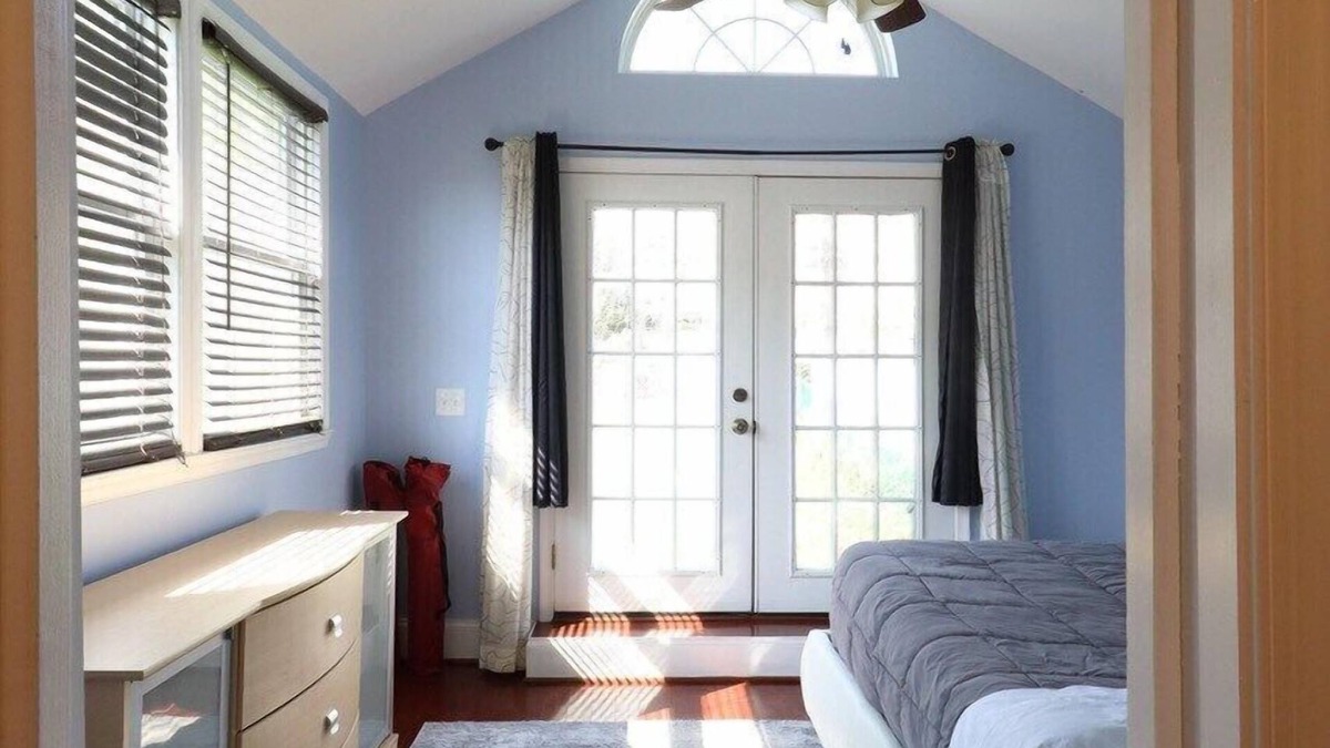 Towson House | This house is a 3 bedroom(s), 2 bathrooms, located in Towson, MD.