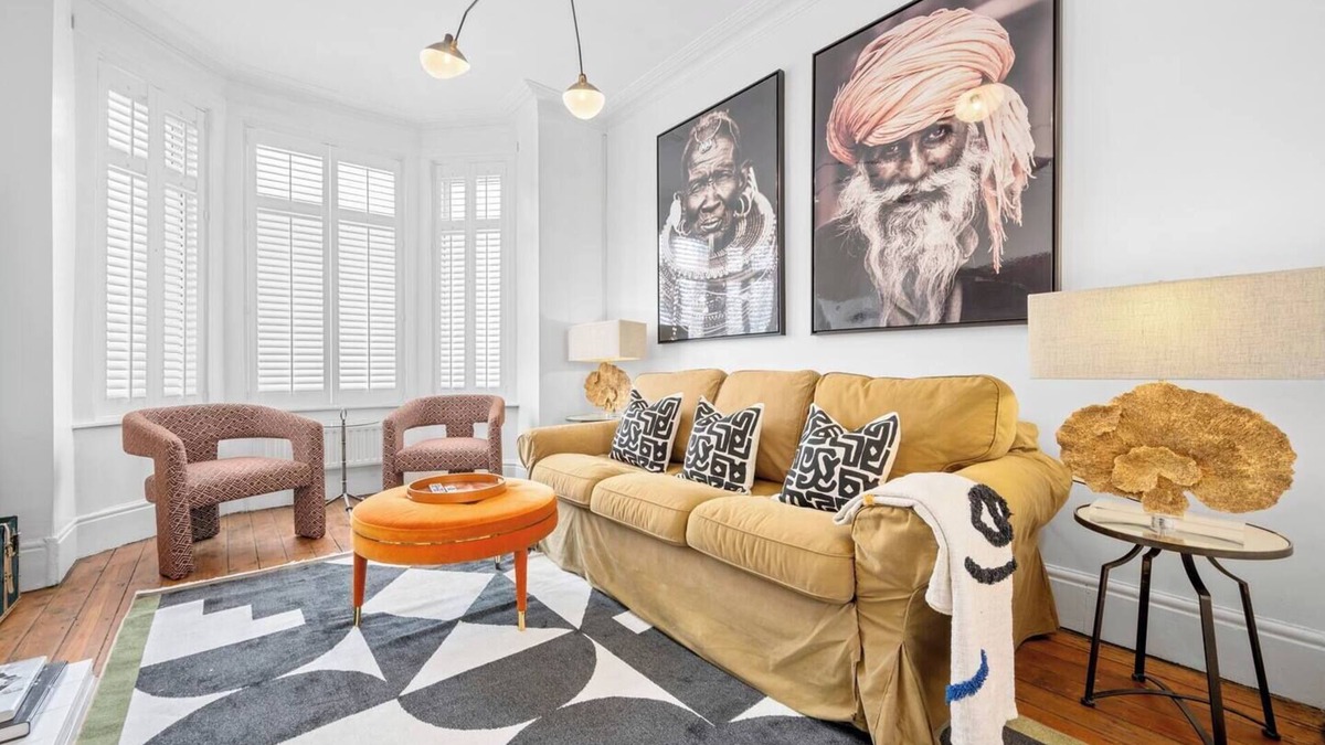 Salford House | This house is a 4 bedroom(s), 3 bathrooms, located in Manchester, England.