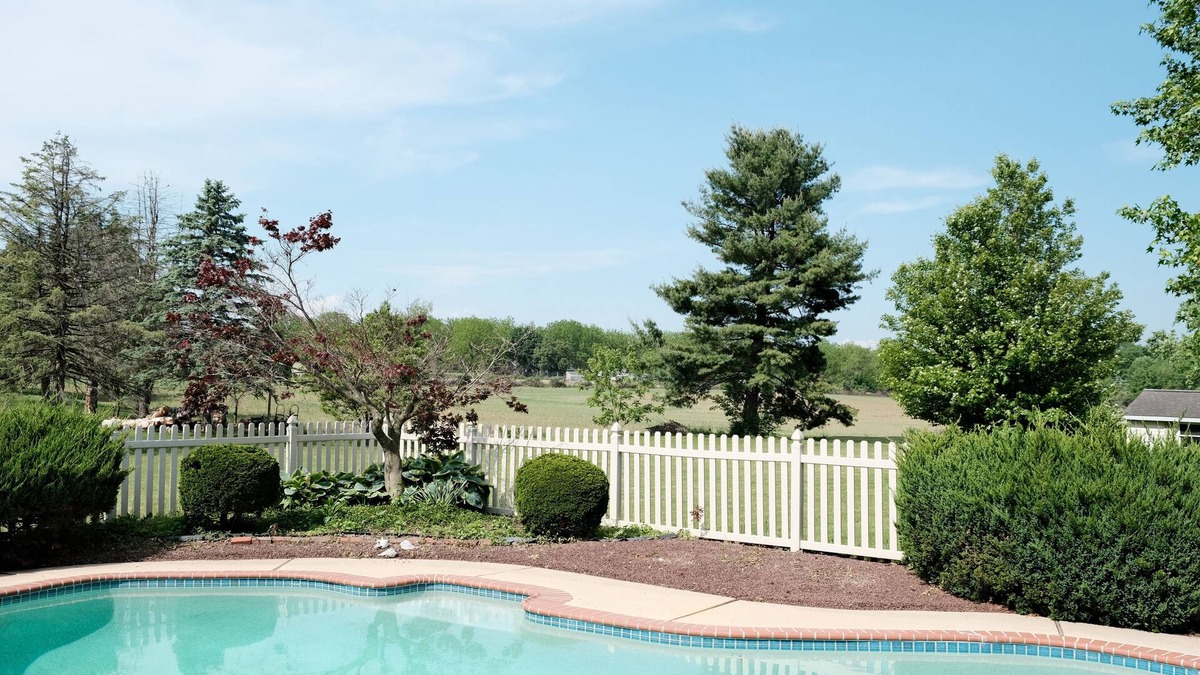 Parkesburg House | This house is a 4 bedroom(s), 2.5 bathrooms, located in Parkesburg, PA.