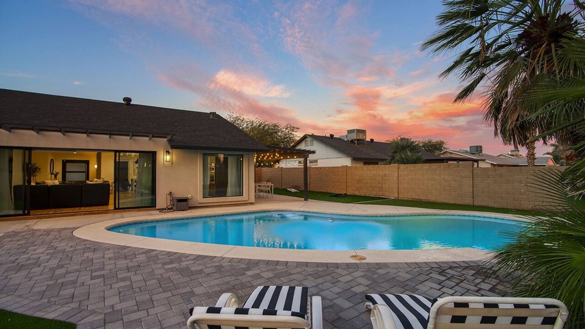Covey House | This house is a 4 bedroom(s), 2.5 bathrooms, located in Scottsdale, AZ.