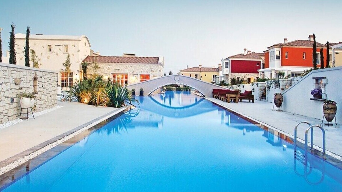 Alacati House | This house is a 4 bedroom(s), 3 bathrooms, located in Çeşme, İzmir.