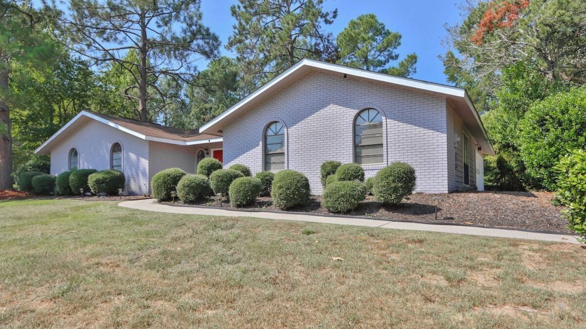 Warner Robins House | This house is a 4 bedroom(s), 2 bathrooms, located in Warner Robins, GA.