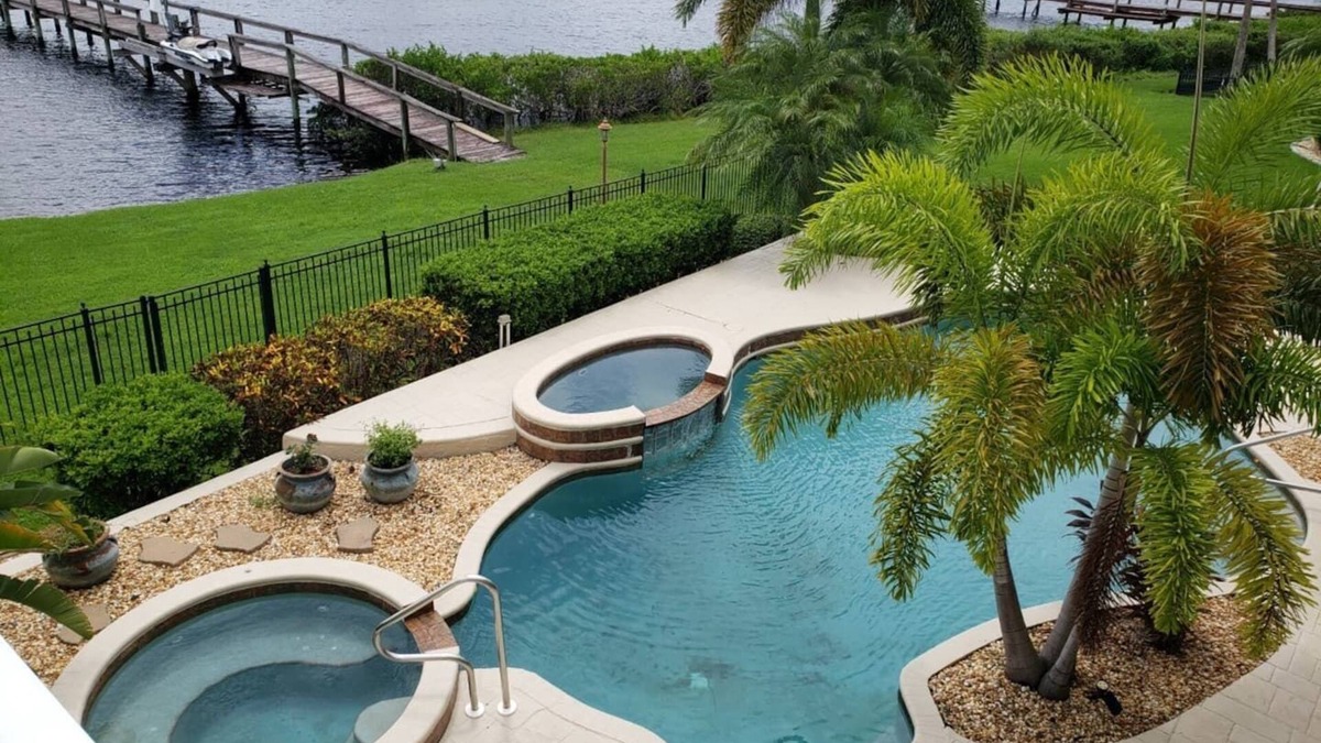 Gulf Cove House | This house is a 6 bedroom(s), 4.5 bathrooms, located in Port Charlotte, FL.