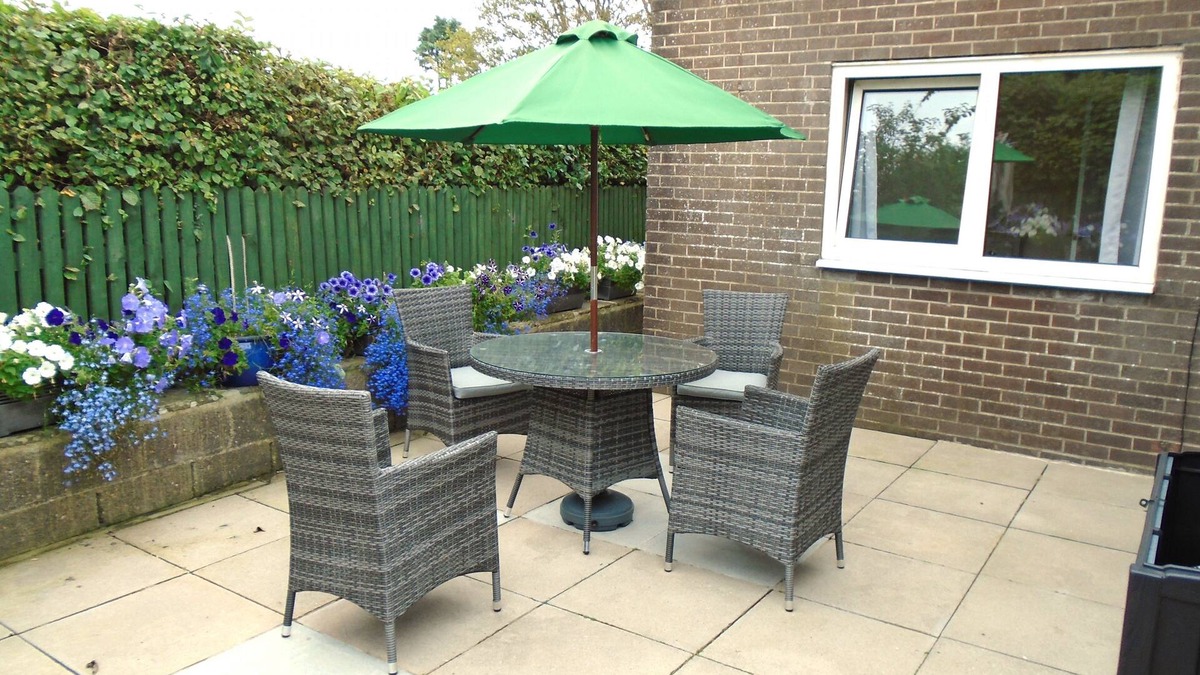 Pendine House | This immaculately presented bungalow makes the perfect holiday home couples or small families