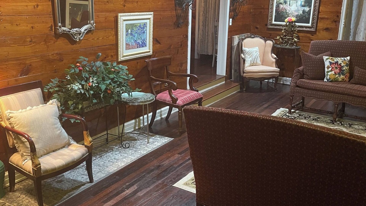 Rosebud House | This is a charming historical property perfect for families and events!