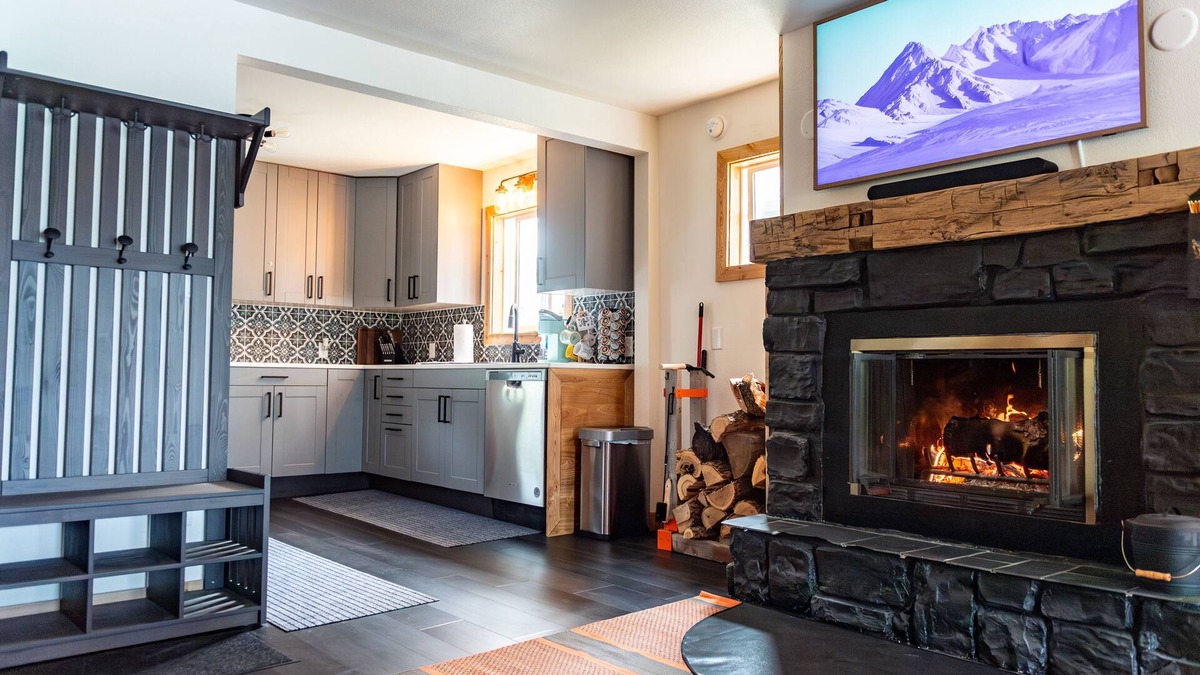 Richwood Cabin | This is a Lakeside getaway at its best - summer, fall, winter or spring!nn