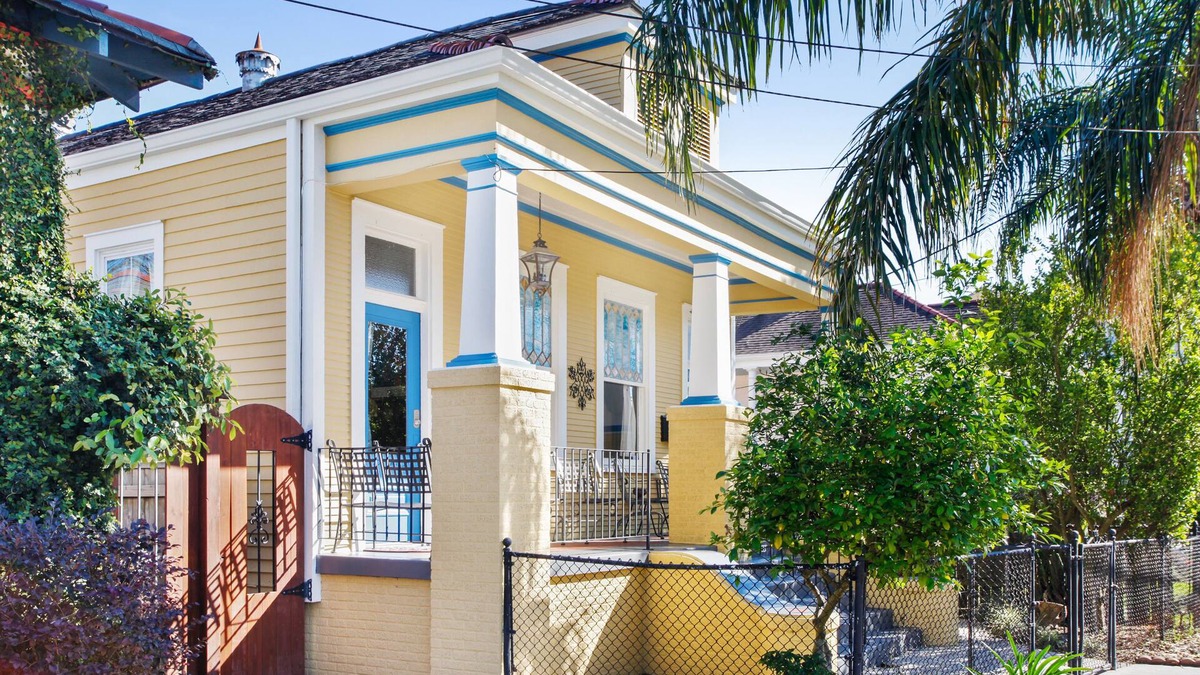 Bayou St. John House | This is it! Renovated, Historic Bayou 3BR/2BA! Just 1 mile to French Quarter!