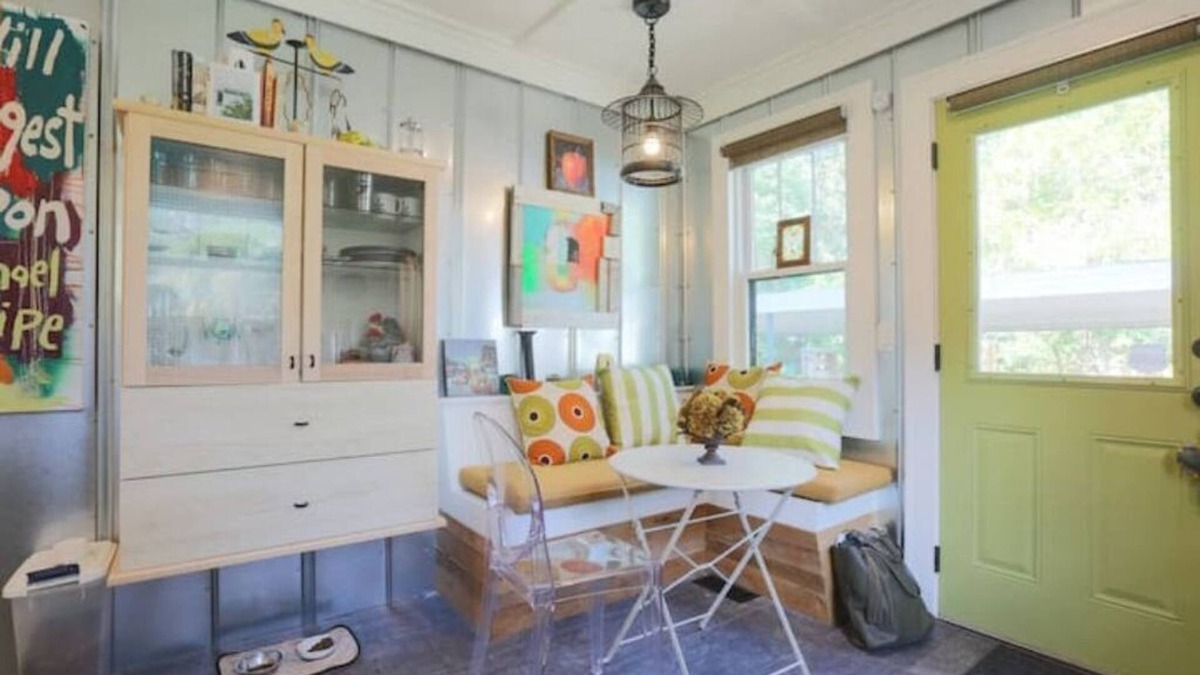Midtown Cottage | This is not an active listing A Little Bit Country in Savannah - Monthly stays