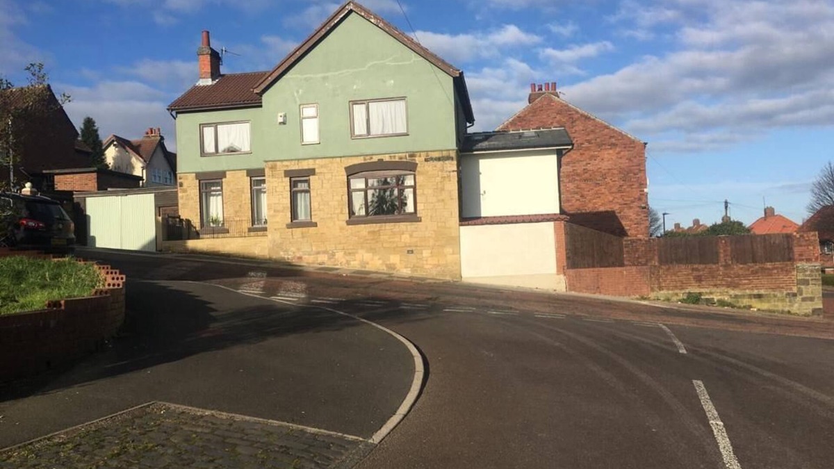 Gateshead Apartment | This is one bedroom apartment with a garage self catering with free WiFi