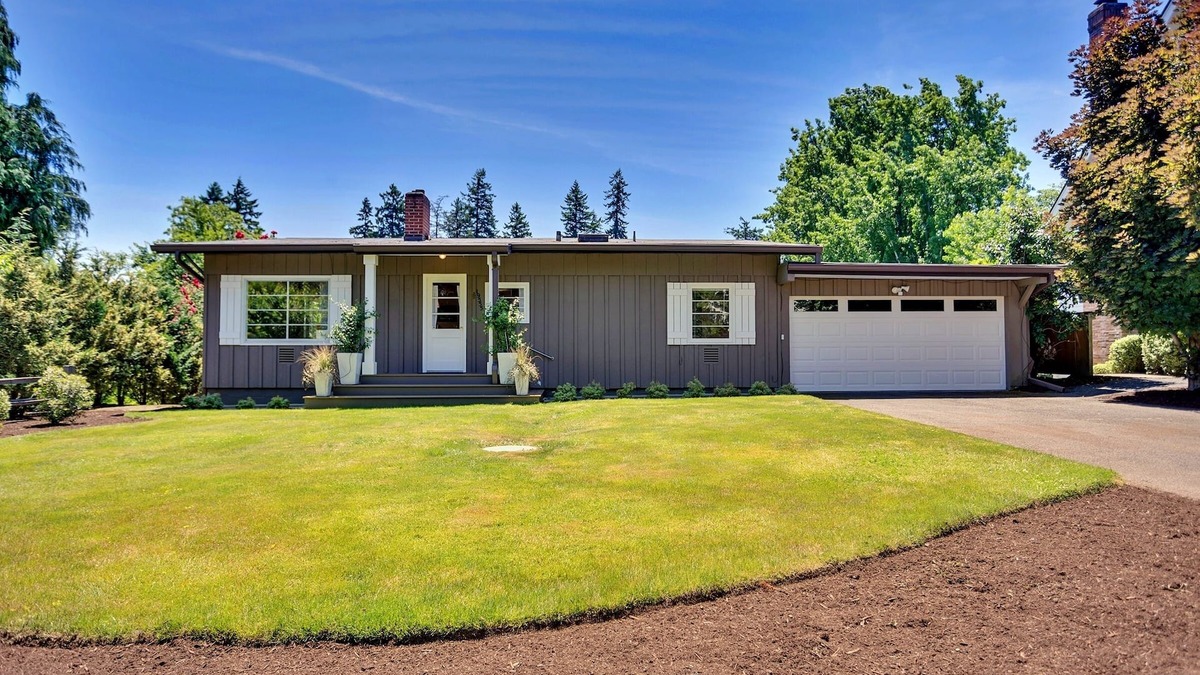 Stafford - Tualatin Valley House | This Lake Oswego Cottage has stunning views of the Tualatin River!