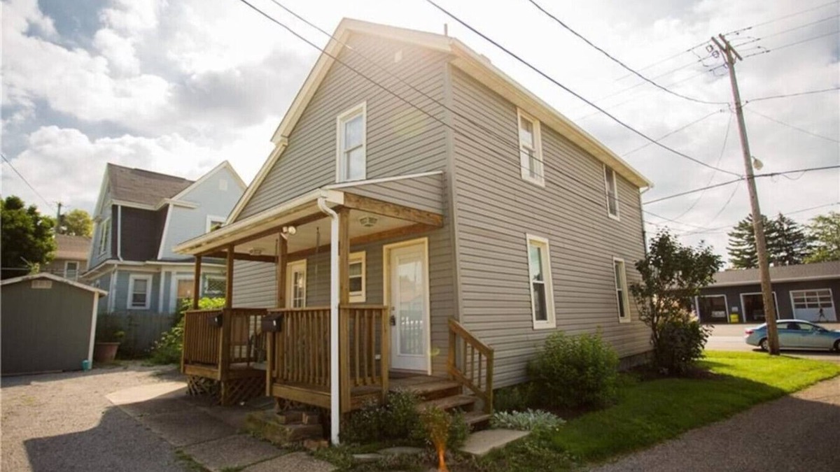 Massillon House | This Old House - Entire House Rental