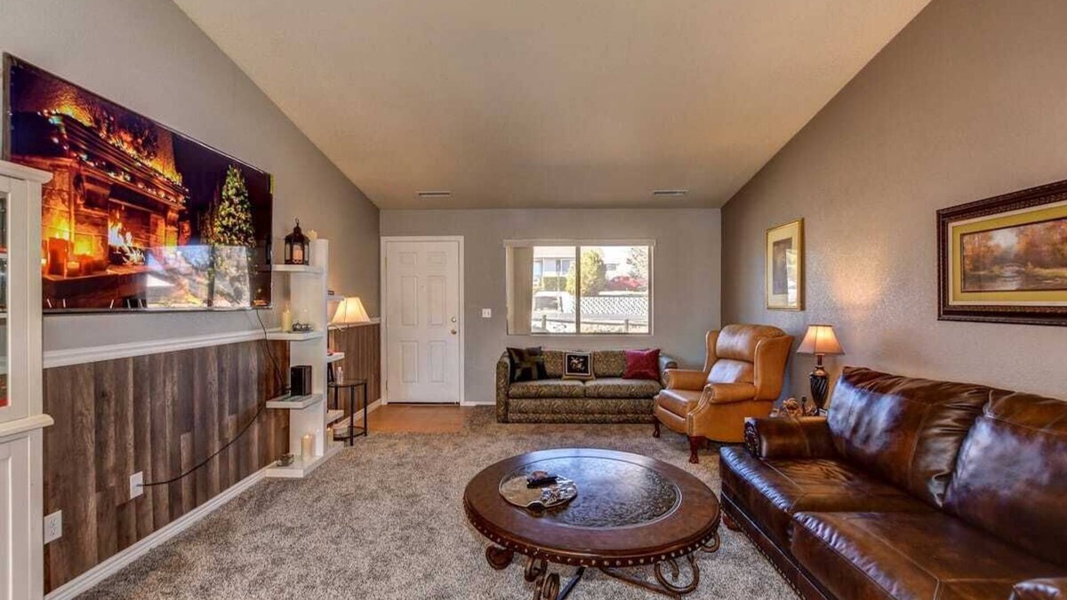 Prescott Valley Units House | This One's Better-More To Do-More Modern-More Fun!
